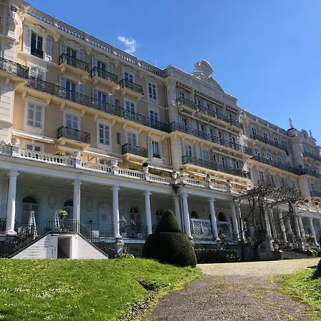 Studio 32 M2 Au Splendide, Centre-Ville, Avec Parking, Proche Des Thermes アパート *