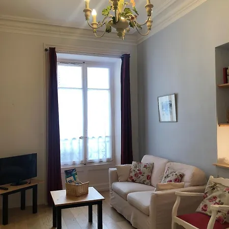 Studio 32 M2 Au Splendide, Centre-Ville, Avec Parking, Proche Des Thermes アパート *